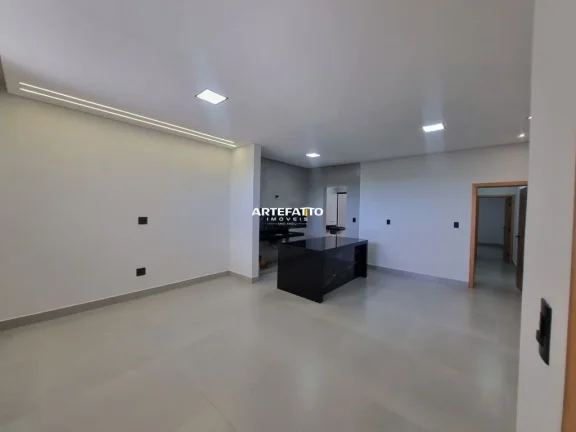 Apartamento Santa Lúcia, 2 dorm. sendo 1 suíte, 2 vagas de garagem.