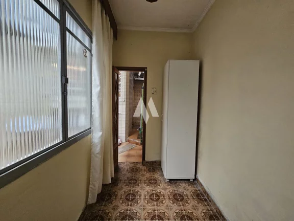 Imagem Casa com 3 Quartos e 4 banheiros à Venda na quadra da praia - Ponta da Praia - Santos/SP