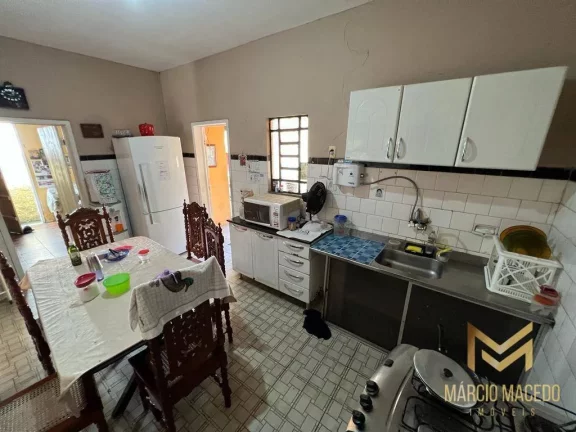 Imagem Casa com 6 dormitórios à venda, 250 m² por R$ 550.000,00 - Monte Castelo - Fortaleza/CE