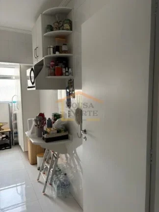 Imagem Apartamento totalmente reformado, com 65m², 3 quartos, sendo 2 conjugados e 1 suíte, sala para doi...