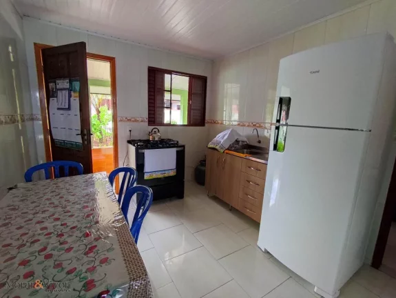 Imagem Casa para Venda em São José dos Pinhais, São Marcos, 3 dormitórios, 1 banheiro, 2 vagas