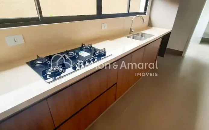 Imagem Aconchegante casa para venda em Sousas, com 200 m² de área construída. A residência possui livin...