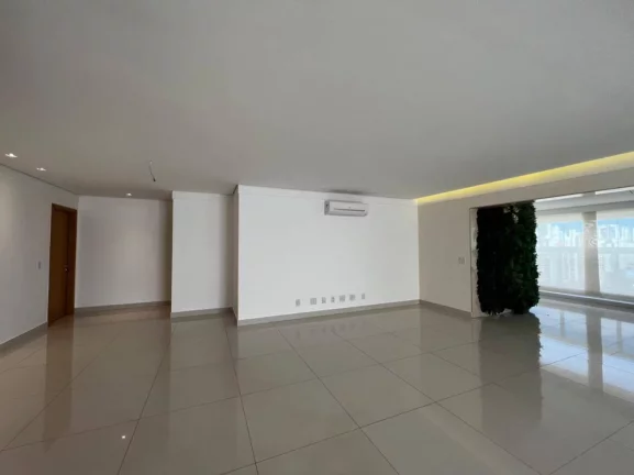Imagem BOULEVARD DES ROSES FRENTE AO LAGO DAS ROSAS