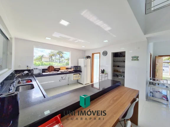 Imagem Maravilhosa casa com lazer completo a venda em condomínio fechado em Guarapari - ES