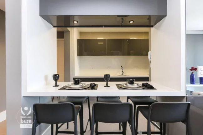 Imagem Apartamento com mega sacada com churrasqueira, lavabo, 3 quartos sendo 1 suíte, 2 vagas de garagem à venda por R$ 1.427.489,80 - Cabral - Curitiba/PR
