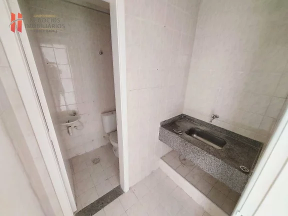 Imagem Sala comercial com 28m²na esquina com a Av. Brigadeiro Lima e Silva.