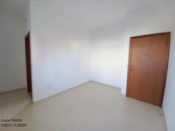 Imagem Casa nova com 4 suítes, piscina e fino acabamento à venda em condomínio de luxo em Peruíbe.