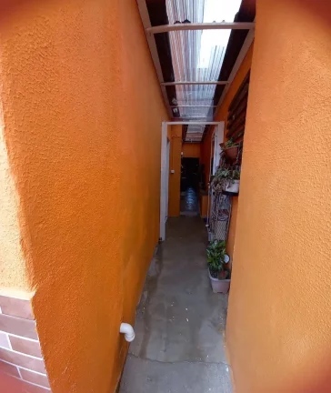 Imagem Oportunidade Imperdível: Casa à Venda na Vila Bela Vista, Santo André-SP com 4 quartos, 2 banheiros e 2 vagas de garagem