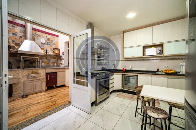 Imagem Imperdível! Casa à venda em São Paulo-SP, bairro Ipiranga, 3 quartos, 1 suíte, 2 salas, 3 banheiros, 4 vagas, 114m².