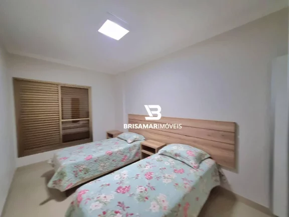 Imagem PITANGUEIRAS- LINDO APARTAMENTO TOTALMENTE REFORMADO E DECORADO , 02 VAGAS DE GARAGEM , UMA QUADRA MAR.