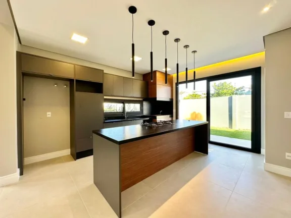 Imagem Casa em Condominio 4 Dormitórios - Bairro --