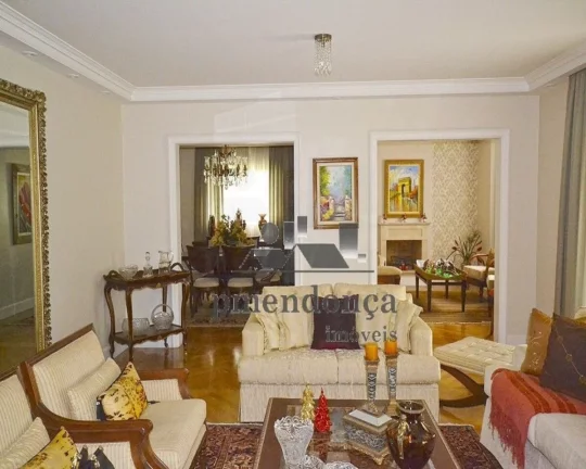 Imagem Apartamento estilo casa suspensa com muito charme e bom gostos, estilo Neo classico, novo de pouco u...