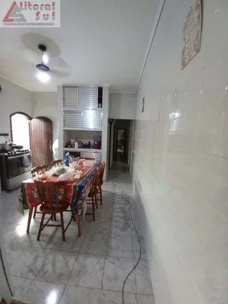 Imagem Espetacular casa à venda em Praia Grande-SP, Boqueirão: 3 quartos, 1 suíte, 1 sala, 3 banheiros, 3 vagas de garagem, 193m².