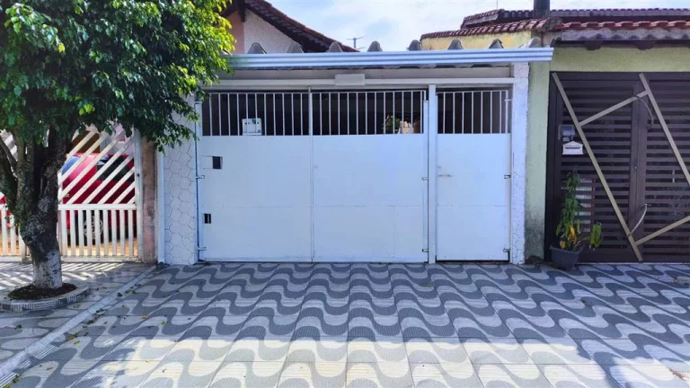 Imagem CASA COM 75 m² - MARACANÃ - PRAIA GRANDE SP