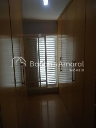 Imagem Belíssimo sobrado em condomínio de alto padrão. Planta bem distribuída com 4 quartos com armári...