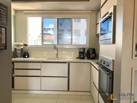 Imagem Apartamento à venda próximo à praça Getúlio Vargas no Centro de Florianópolis/SC