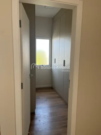 Imagem Apresentamos esta magnífica casa assobradada localizada no exclusivo Condomínio Porto Seguro Villa...