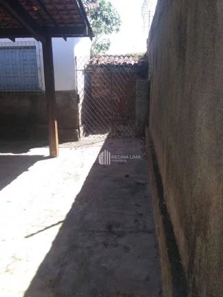 Imagem Casa boa para ponto comercial, 4 dormitórios, à venda por R$ 250.000,00 - Centro (Sul) - Teresina/PI