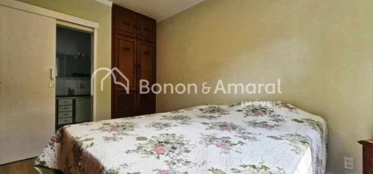 Imagem Casa térrea reformada para venda em condomínio no Taquaral em Campinas, 3 quartos e 4 vagas