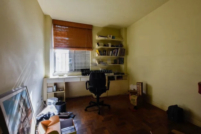 Imagem Apartamento 3 quartos, 1 suite, 2 vagas, 274 m2 varanda, para modernizar