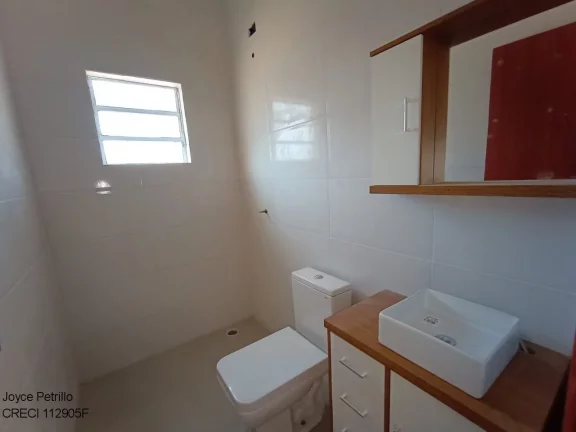 Imagem Vende-se Casa NOVA a 2100m da Praia em Peruíbe.