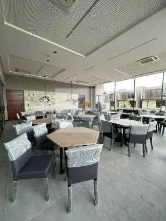 Imagem Vendo Casa Nova, em Condomínio Fechado, com 205m², 4 suítes, terraço gourmet e 3 vagas