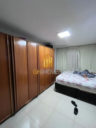 Imagem CA1661Área de 1060m2 com 3 casas no setor rodoviário A casa principal possui - 3 quartos - Sala - ...