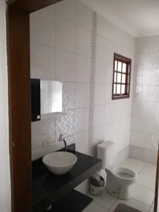 Imagem Sobrado com piscina aquecida, 02 dorm grandes com varanda sendo 01 suíte, área de serv. 02 wcs, 02...