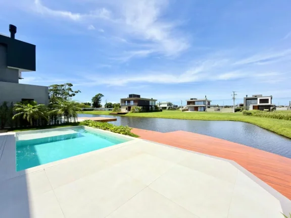 Imagem Casa em Condominio 5 Dormitórios - Bairro --