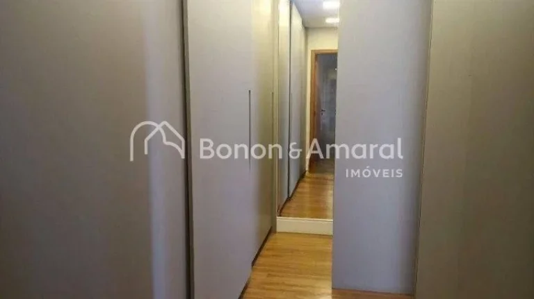 Imagem Linda e espaçosa casa com sala de estar, sala de jantar, cozinha, copa, lavabo, varanda gourmet, ri...