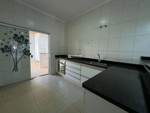Imagem Sobrado com 3 dormitórios à venda, 186 m² por R$ 595.000,00 - Nova Pompéia - Piracicaba/SP