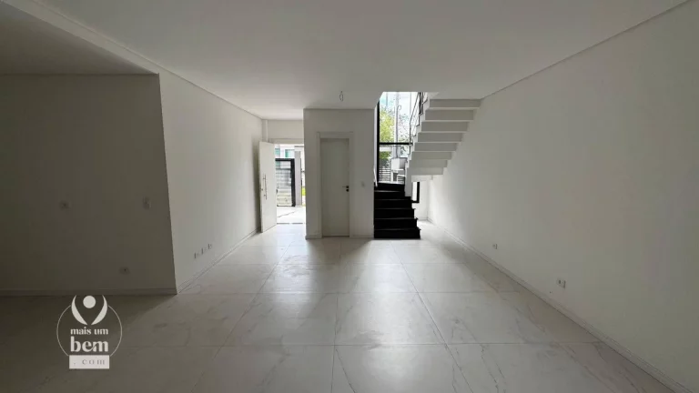 Imagem Sobrado triplex com 160 m², terraço com churrasqueira, 3 quartos (1 suíte), à venda por R$ 1.290.000 - São Lourenço - Curitiba/PR