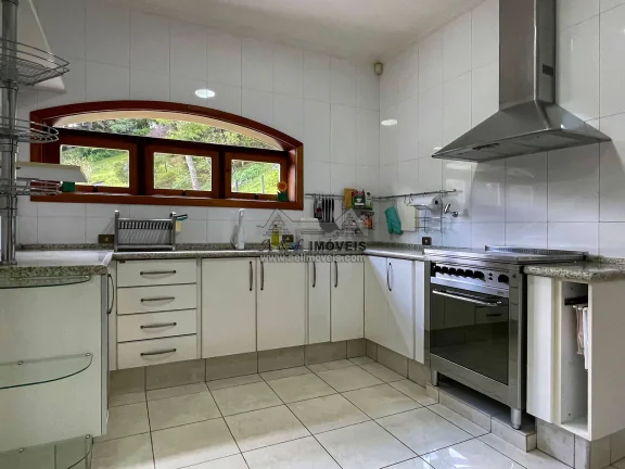 Imagem Casa à venda em Campos do Jordão, estilo clássico e conforto incomparável!