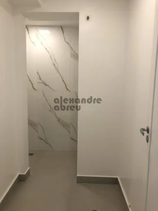 Imagem Apartamento reformado com 2 dormitórios em Moema à venda