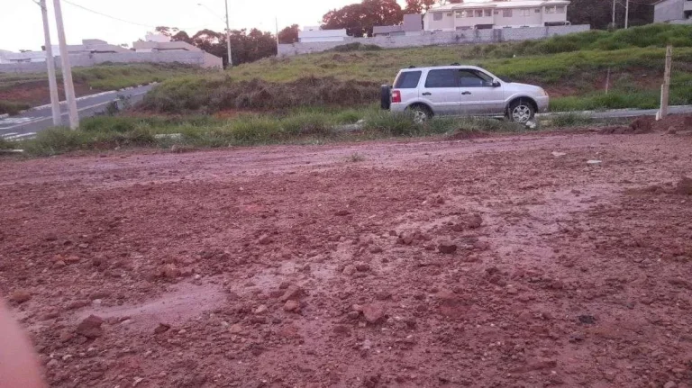 Imagem Lote à venda em Barbacena, Serra Verde, 300m2