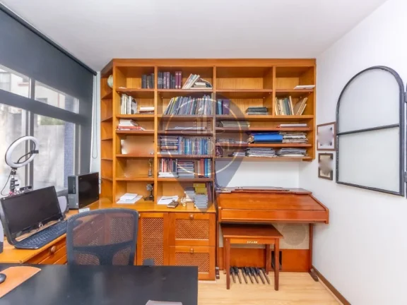 Imagem Imperdível: Apartamento de 4 quartos e 1 suíte na Vila Mariana, SP, com 168m² e vaga de garagem.