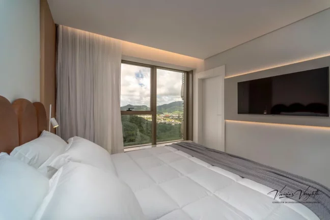 Imagem Apartamento 4 ou + dormitórios para Venda em Balneário Camboriú / SC no bairro Centro