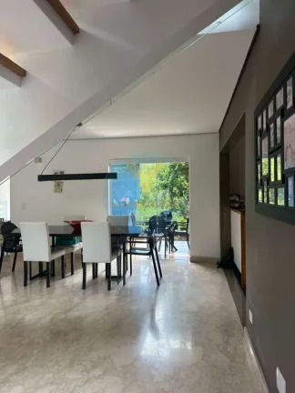 Imagem Casa em Condomínio a Venda no bairro Granja Viana - Jandira, SP