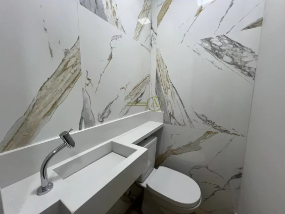 Imagem Casa térrea reformada a venda 300 metros da praia 3 suítes B. Oásis Peruíbe