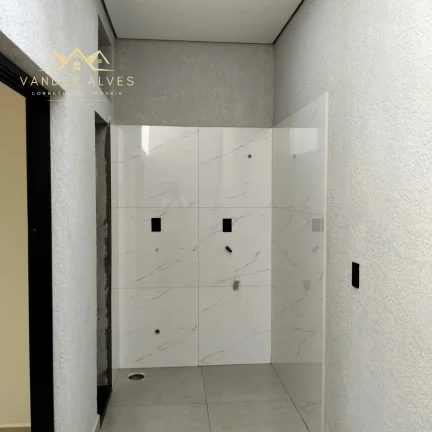 Imagem Imperdível oportunidade: Casa à venda em Foz do Iguaçu-PR, Três Pinheiros, 3 quartos, 1 suíte, 2 salas, 2 banheiros, 2 vagas, 125m²!