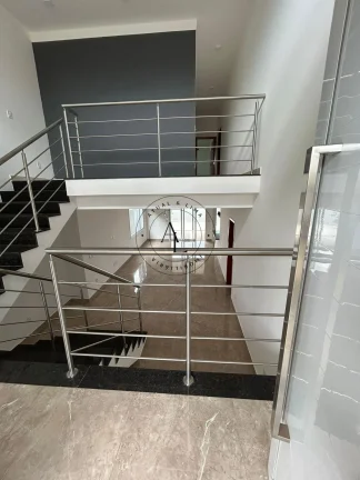 Imagem Casa Elegante em Condomínio Fechado em Valinhos: Conforto, Segurança e Qualidade de Vida!