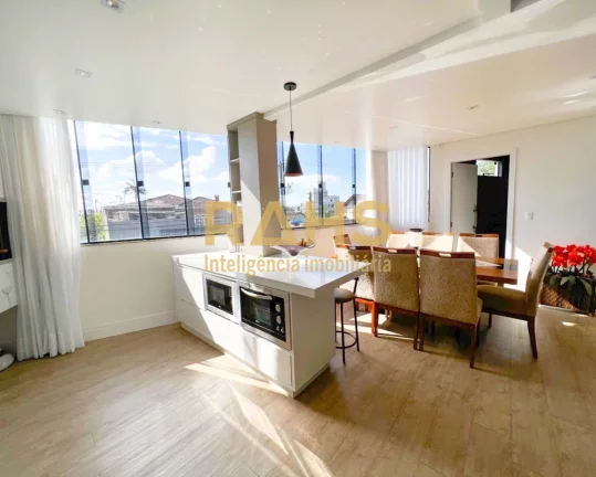 Para quem busca um bom investimento no bairro Iririu Sobrado possuindo na parte superior : 2 dormitÃ...