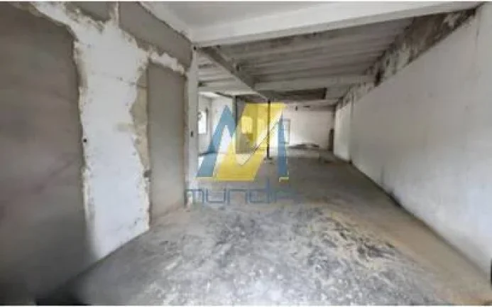 Imagem Galpão Industrial com 600m², Trifásico e Acesso para Caminhão