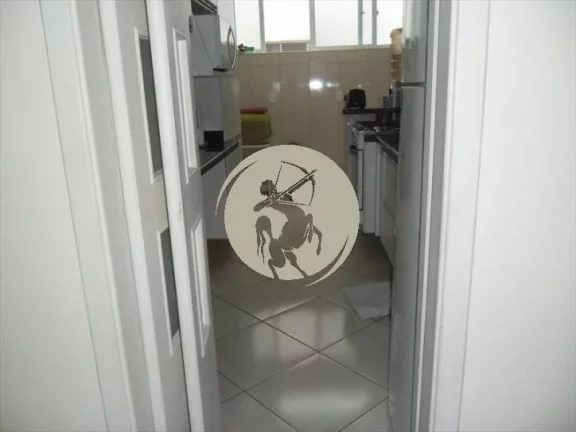 Imagem EXCELENTE APARTAMENTO, PRÓXIMO AO ORQUIDÁRIO A MEIA QUADRA DA PRAIA, 2 VAGAS EM ÓTIMO ESTADO. VIS...