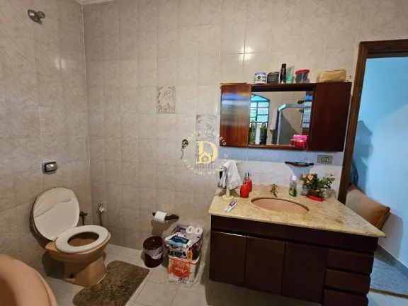 Imagem Casa - Bom Retiro - SJCampos - 03 Dormitórios (01 Suíte) - 355m²