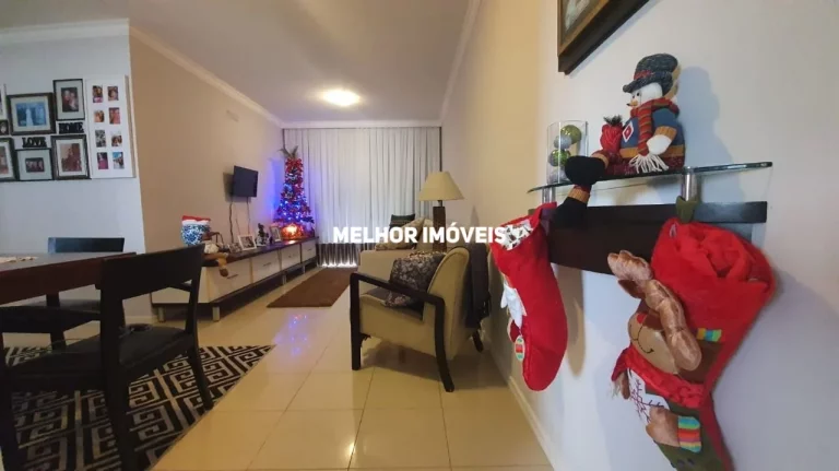 Imagem Apartamento Mobiliado à Venda com 02 Dormitórios sendo 01 Suíte, Sacada com Churrasqueira Localizado na Quadra Mar em Balneário Camboriú - SC