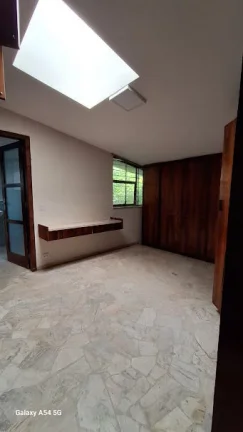 Imagem Sobrado Alto Padrão para Venda e Aluguel em Planalto Paulista São Paulo-SP