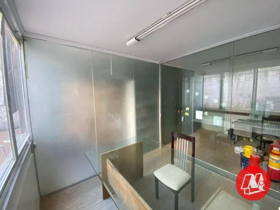 Imagem Conjunto de 110m² em rua de grande fluxo