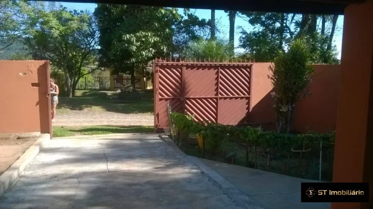 Imagem Casa de Campo em Atibaia/SP com Pé na Água p/ Financiamento - R$580.000!