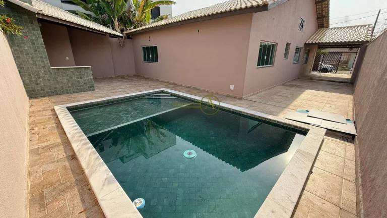 Imagem Oportunidade casa térrea apenas 100 metros da praia, totalmente reformada